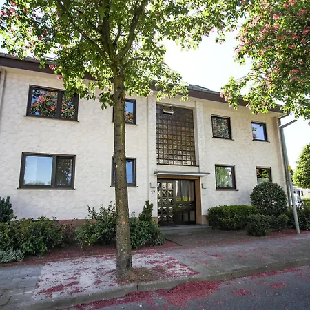 Zentral - Gemuetlich - Kueche - Balkon - Garage *