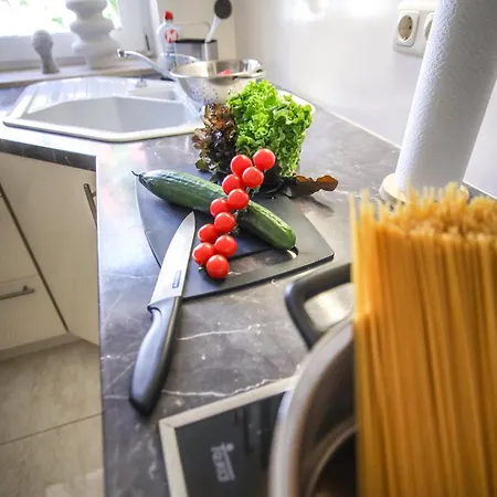 Apartament Zentral - Gemuetlich - Kueche - Balkon - Garage