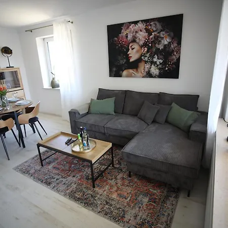 Apartment Zentral - Gemuetlich - Kueche - Balkon - Garage
