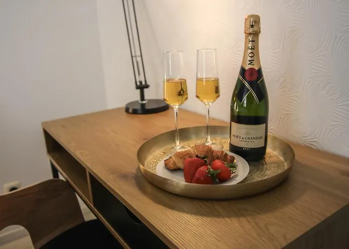 Zentral - Gemuetlich - Kueche - Balkon - Garage